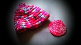 Strickliesl Mütze Teppich.jpg